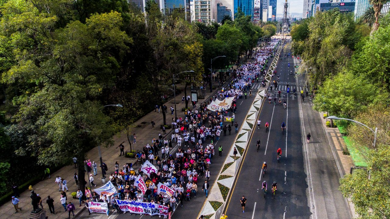 Marcados por violencia, unidos por la paz y abucheados por ‘simpatizantes de AMLO’