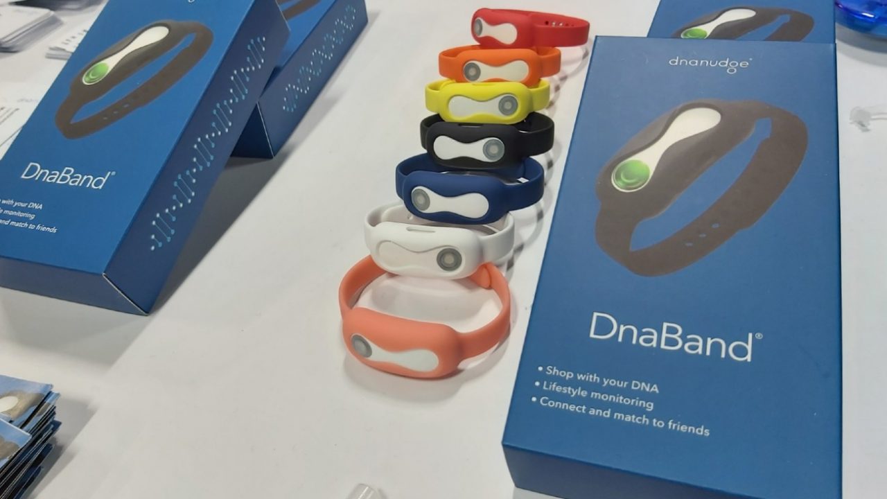 CES 2020 | Este brazalete quiere decirte qué debes comer o no, según tu ADN