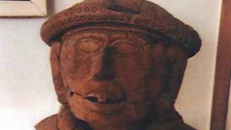 Mujer alemana devuelve a México tres centenarias piezas arqueológicas