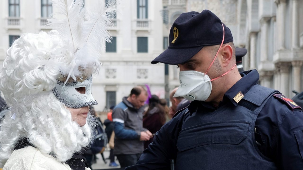 Cancelan Carnaval de Venecia por coronavirus