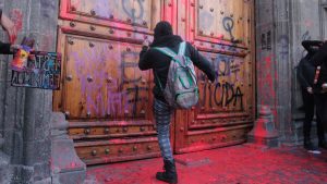 Feminicida amlo protestar