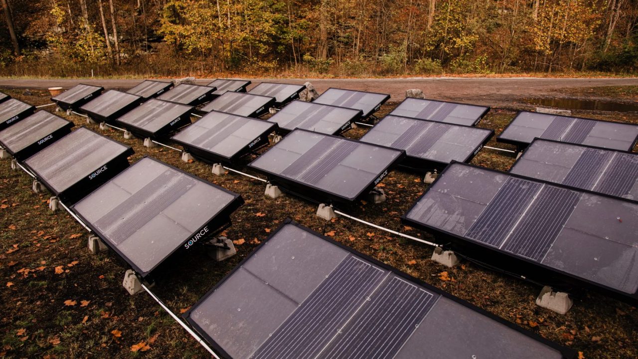 Hidropáneles solares que extraen agua del aire, ¿el futuro del agua potable?