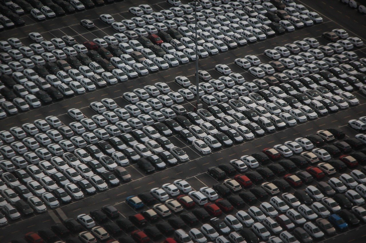 Exportación de autos en México cae más de 13% ante escasez de chips