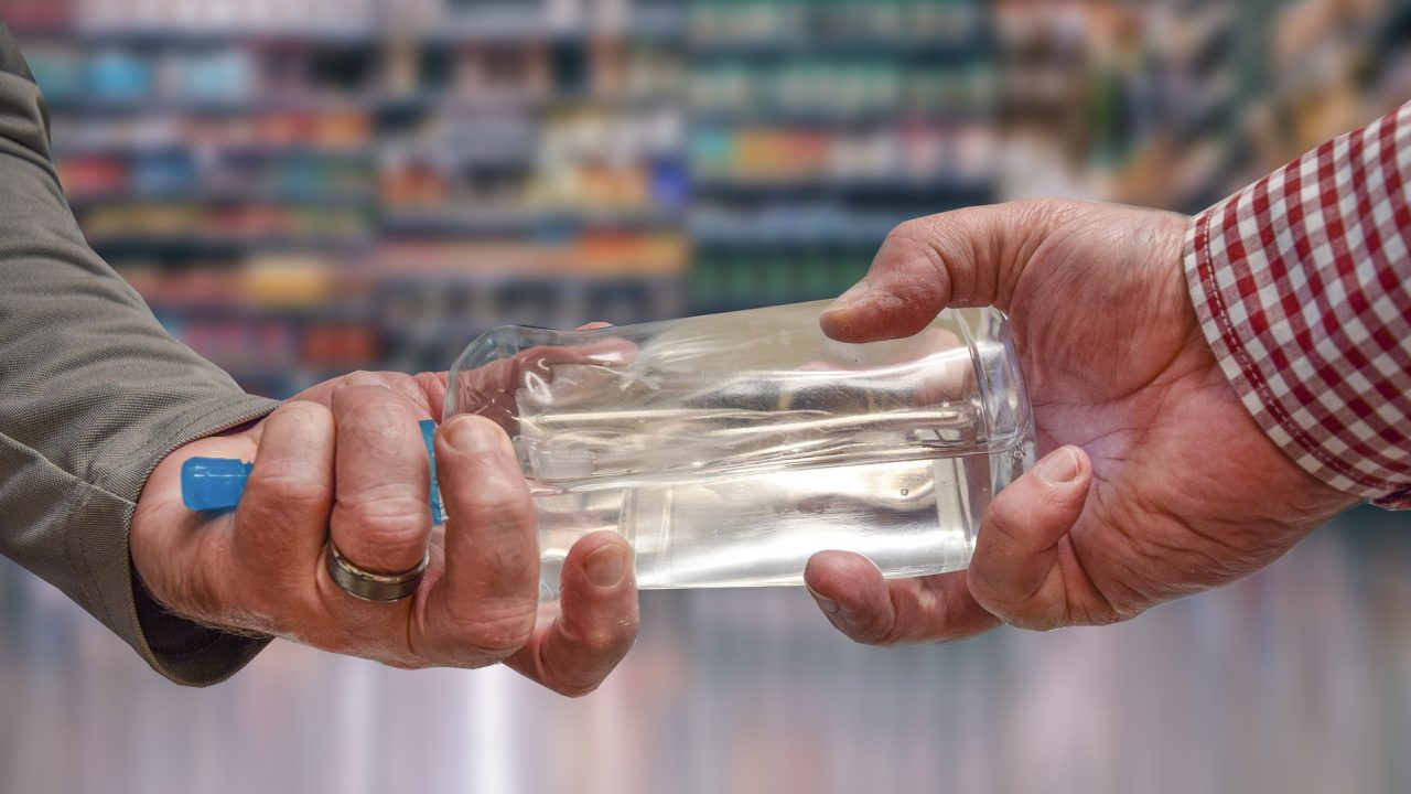 Grupo Modelo donará 300,000 botellas de gel antibacterial a Fundación IMSS