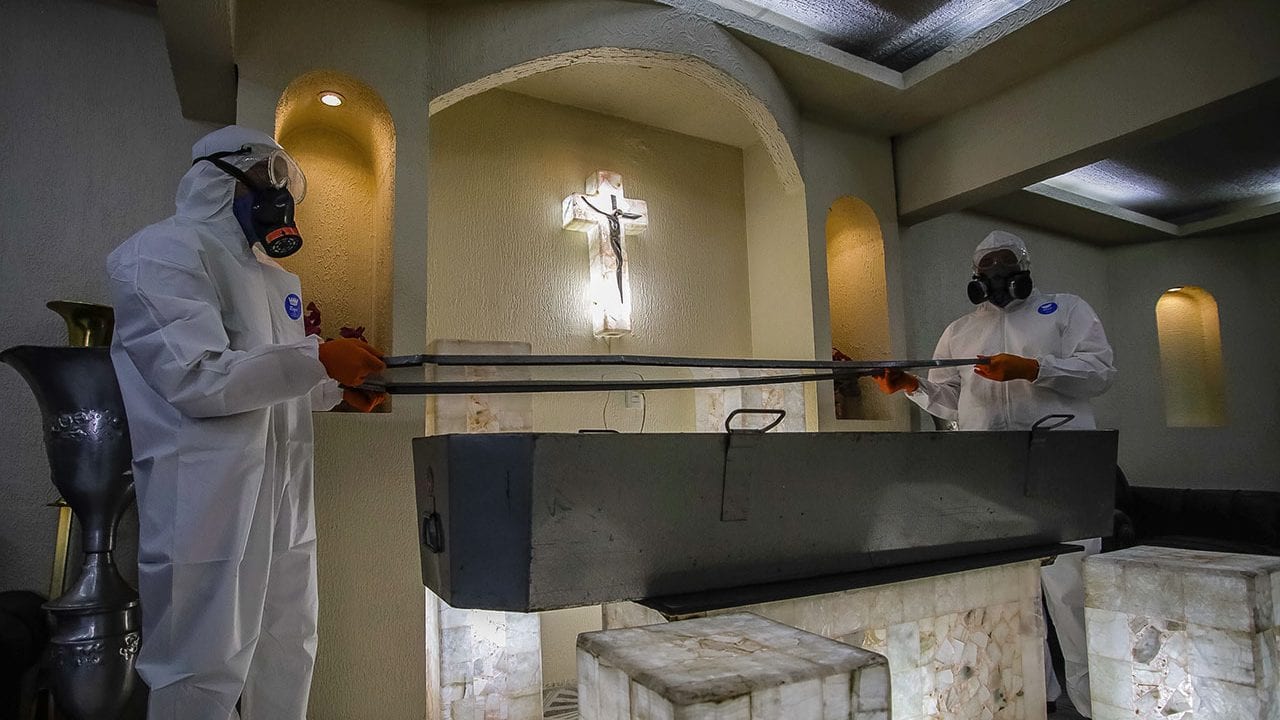 Fotogalería | Así enfrentan las funerarias a la muerte por Covid-19