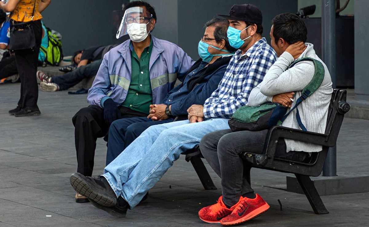 Trabajadores protestan tras muertes por coronavirus en fábricas de la frontera con EU