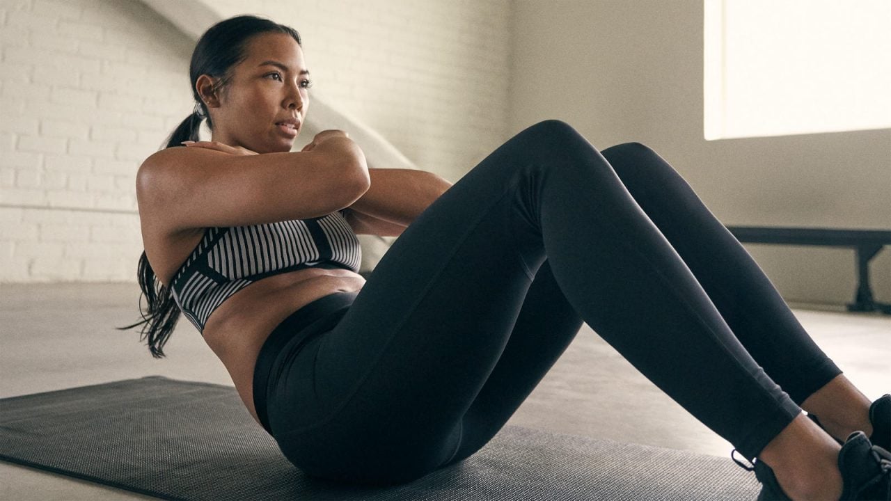 Nike mujer haciendo ejercicio