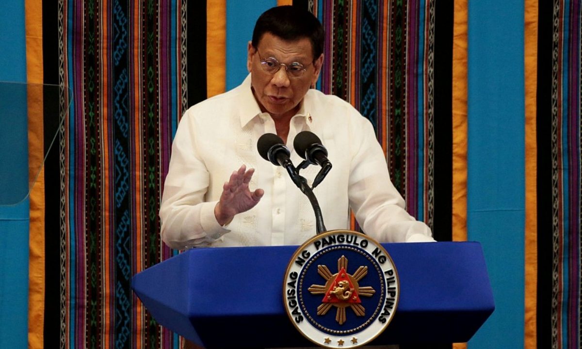 Presidente de Filipinas ordena matar a quienes violen cuarentena