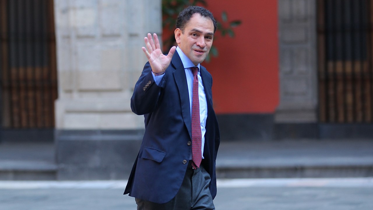 Preocupa más cómo reactivar economía que la calificación del país: Herrera