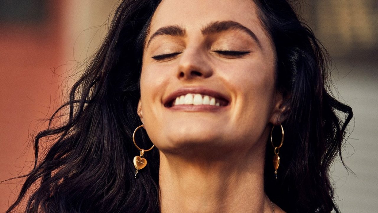 Perfumes de verano que una mujer no puede dejar de comprar