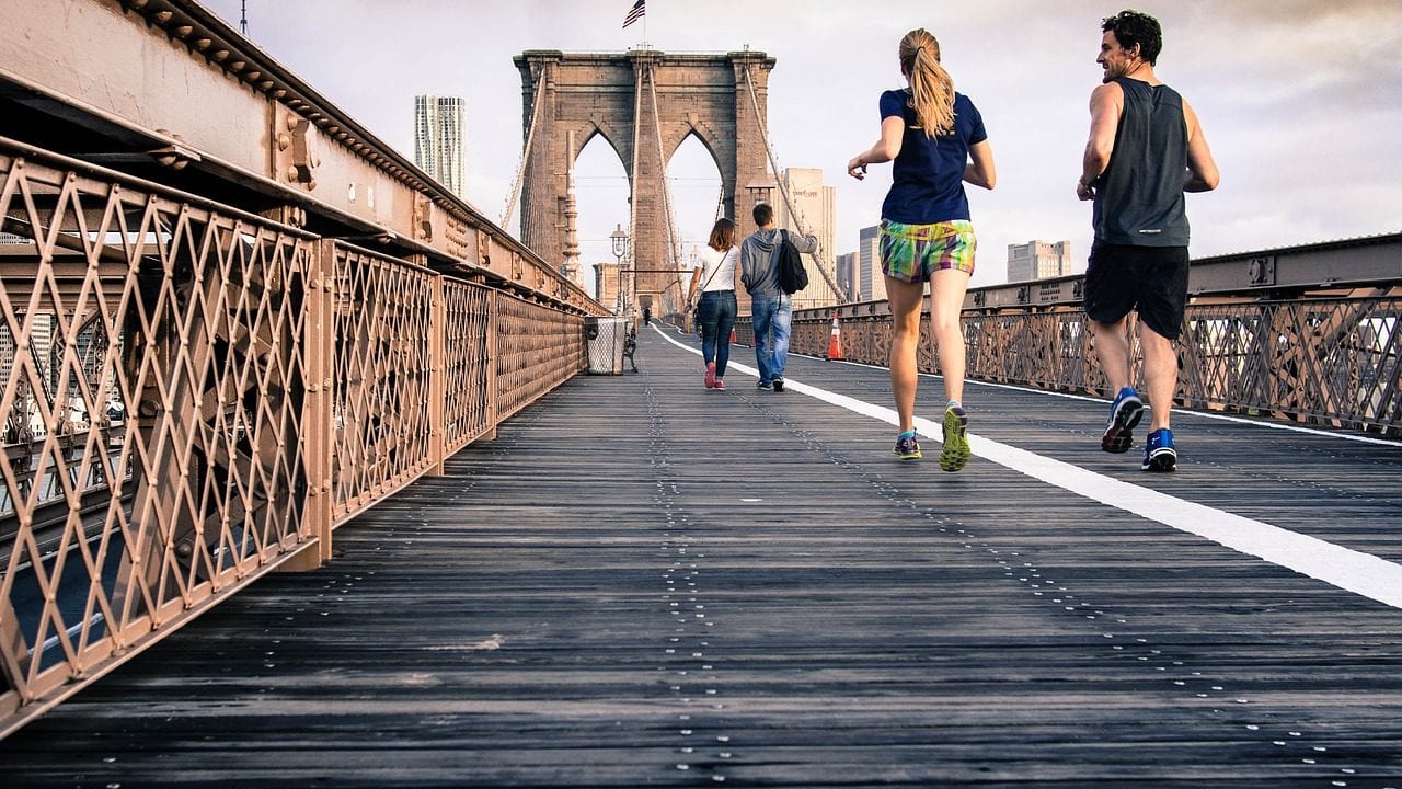 Cuida tu cuerpo y mente con alguno de estos deportes