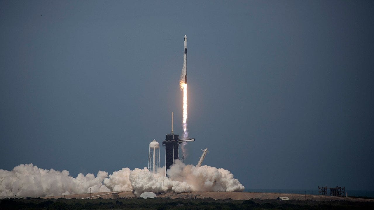 EU y SpaceX investigan fallo en cohete que forzó la explosión en lanzamiento de Starlink