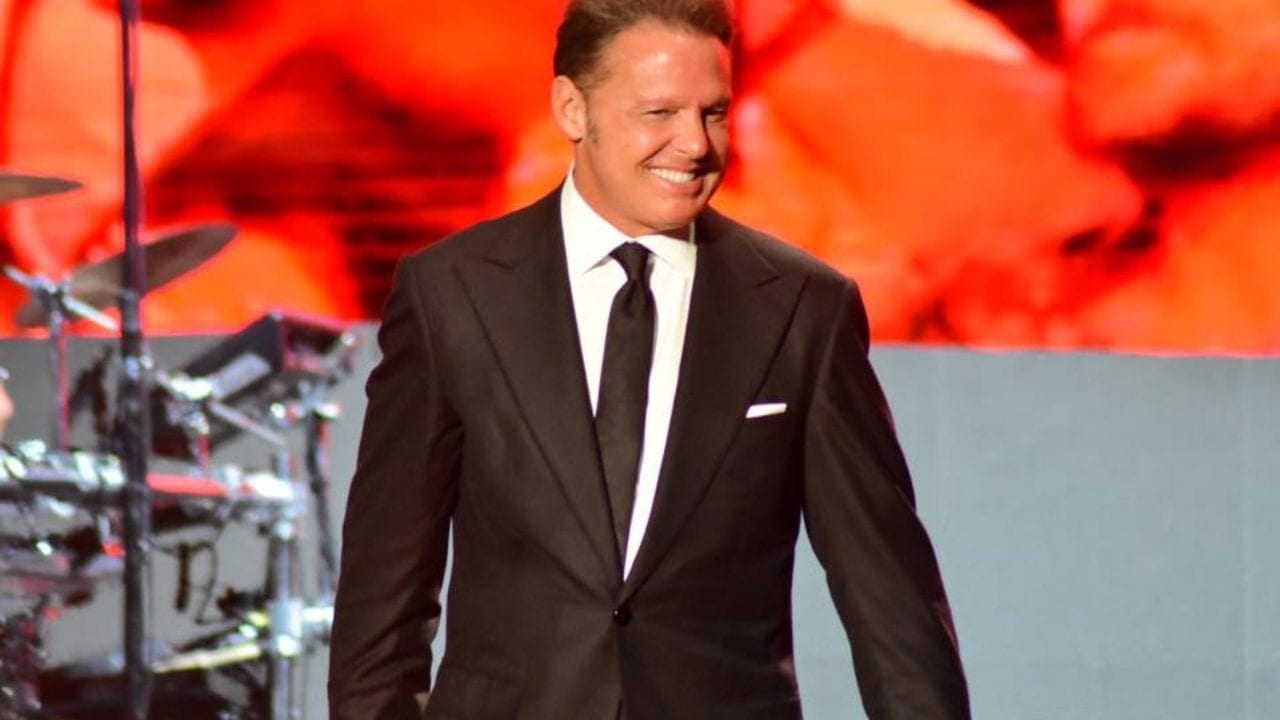 Luis Miguel cena fetuccini con Uber Eats y revienta las redes sociales
