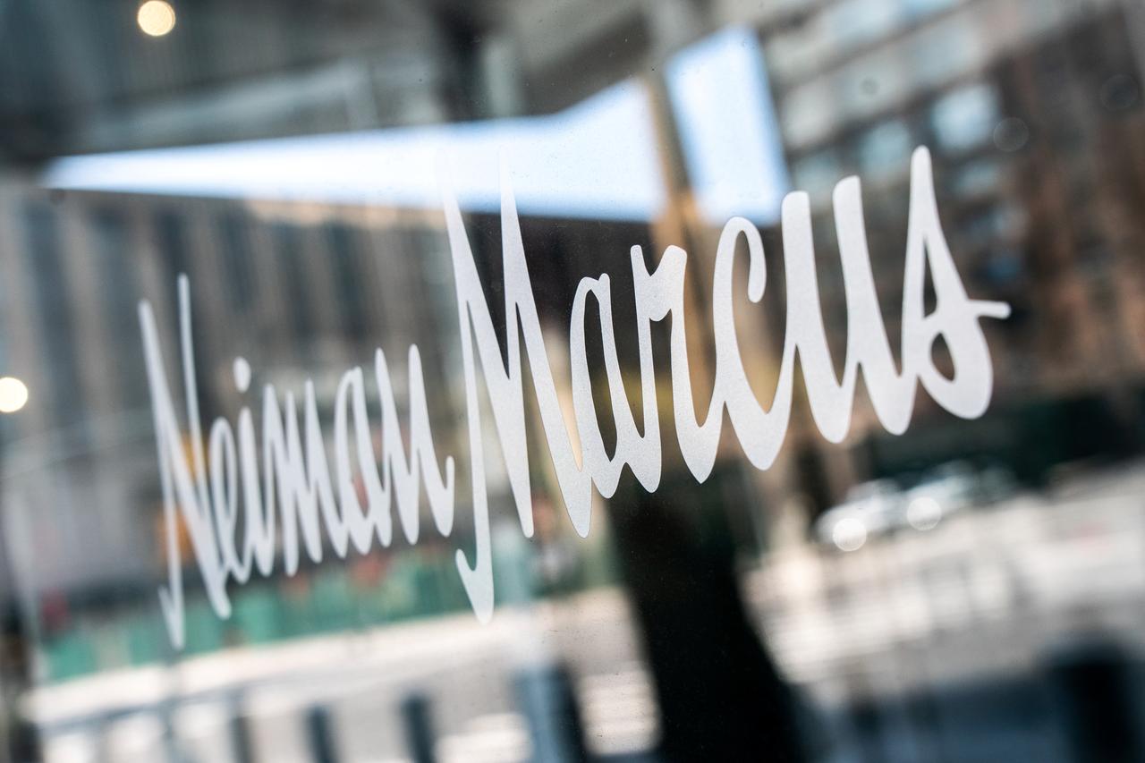 Tienda departamental de lujo Neiman Marcus presenta la bancarrota en EU
