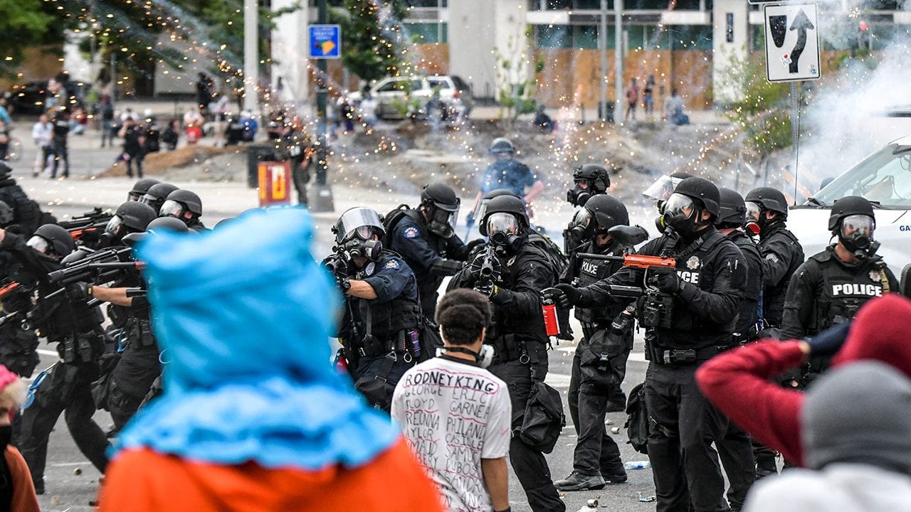 Jefe del Pentágono descarta propuesta de Trump para desplegar al ejército por protestas
