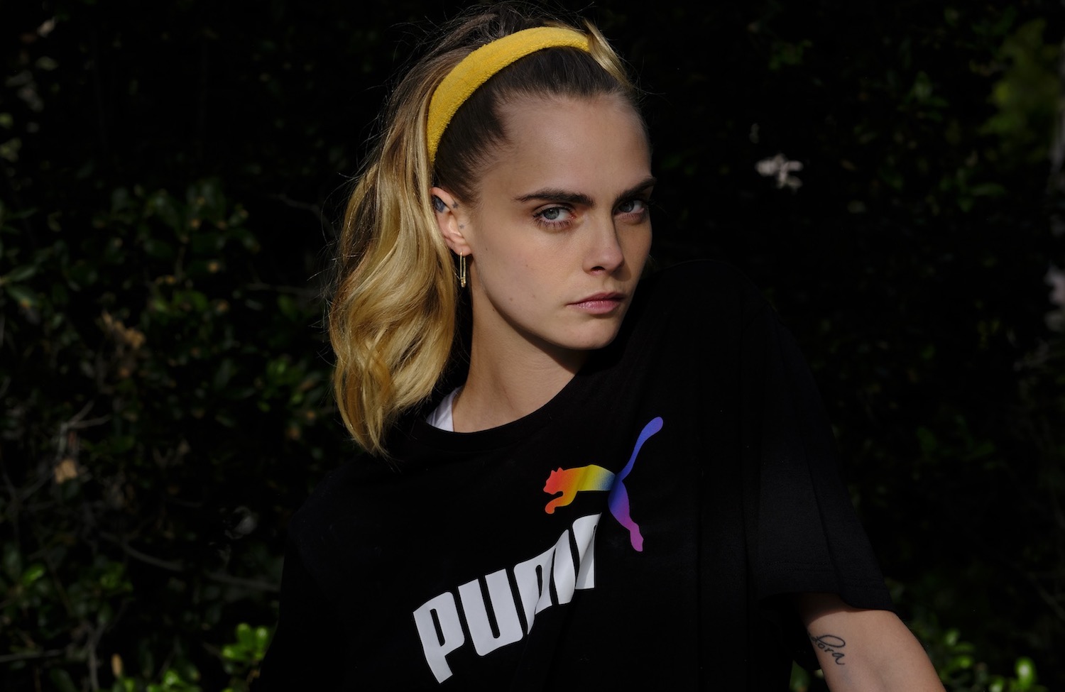 Cara Delevingne se une con Puma para lanzar colorida colección Pride