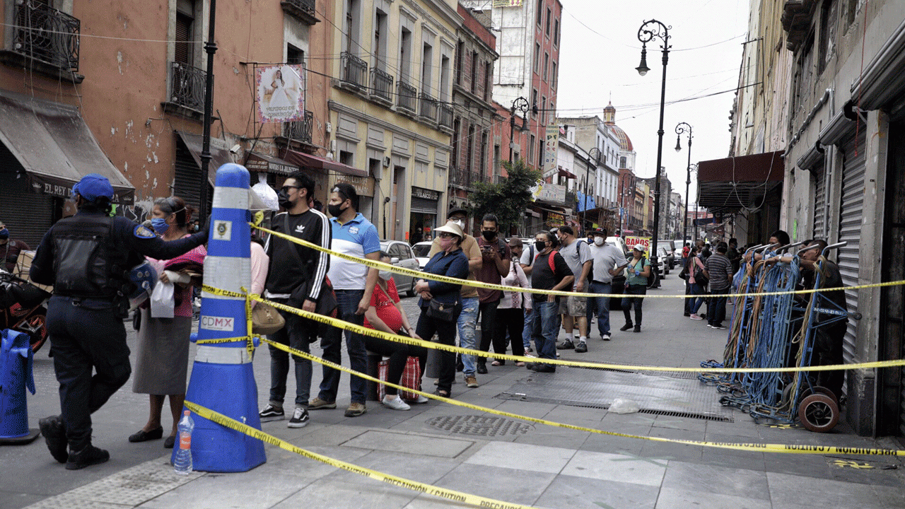 CDMX seguirá en semáforo naranja; centros comerciales reabrirán el miércoles