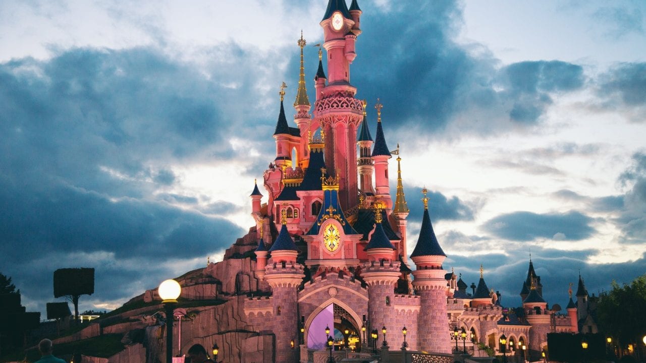 Disneyland Hong Kong perdió 268 mdd en 2022 ante las restricciones por covid