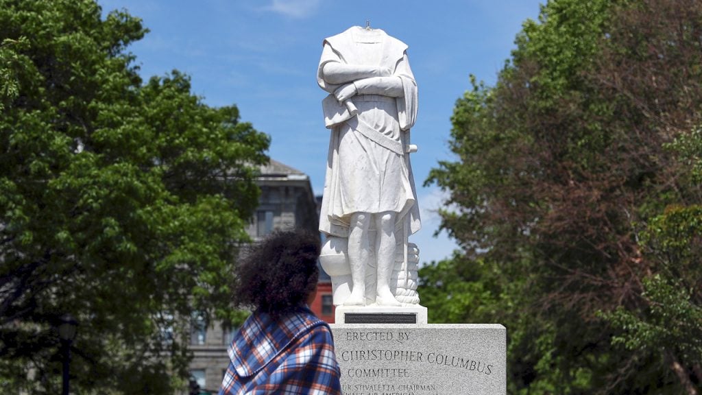 Estatua Monumentos protestas Black lives matters Cristobal colon Boston