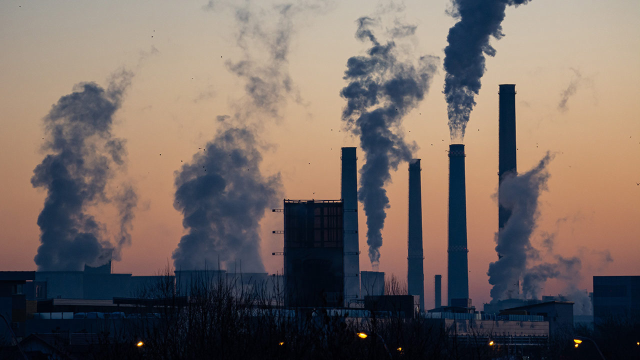 EU pretende reducir hasta 52% sus emisiones para 2030