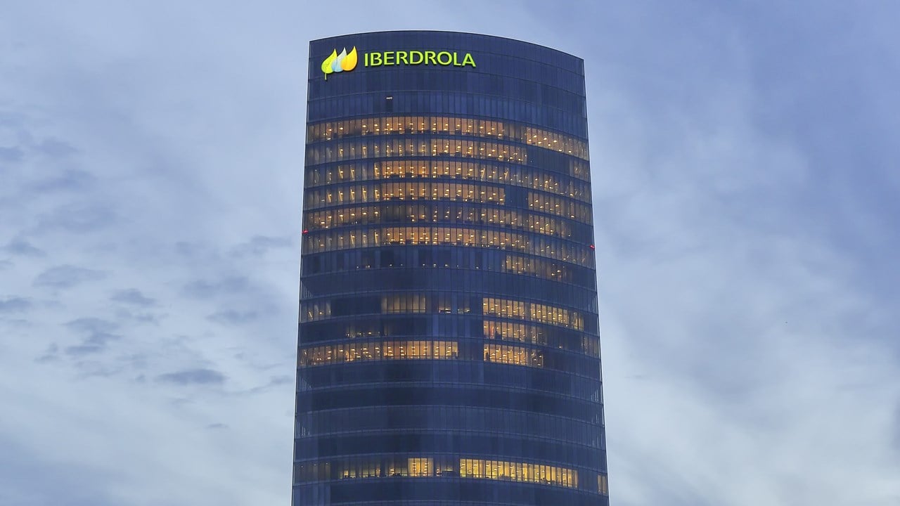 Iberdrola ofrece congelar precios eléctricos a la industria si España no aplica impuestos
