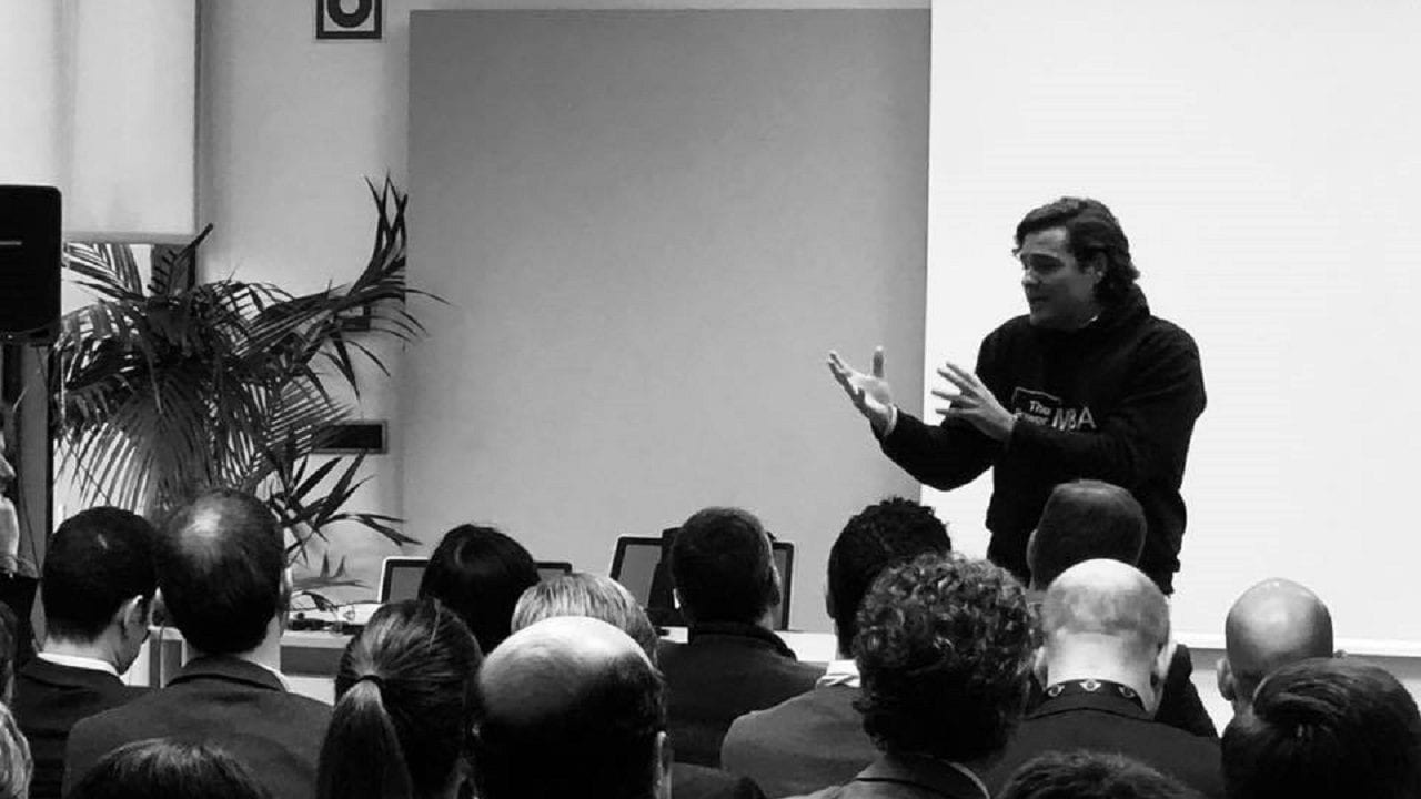 Esta escuela de negocios quiere ayudar a empresas a sobrevivir tras la pandemia