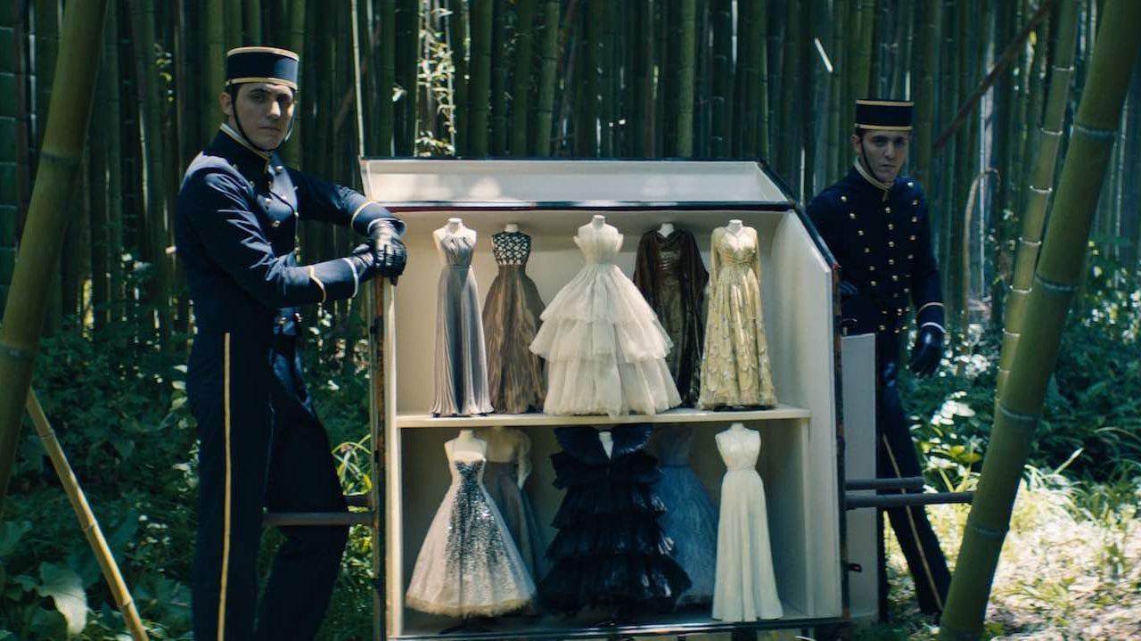 Dior se reinventa con la presentación de su colección de Alta Costura