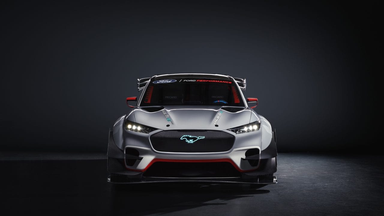 Ford presenta el Mustang Mach-E, su primer auto eléctrico fabricado en México