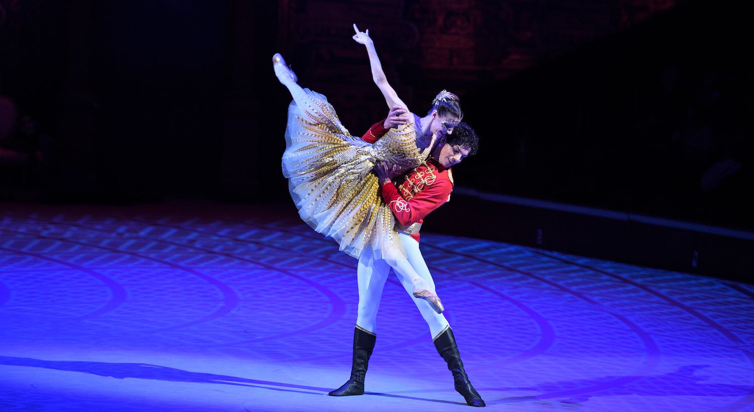 The English National Ballet te invita a ver ‘La Cenicienta’ con Isaac Hernández