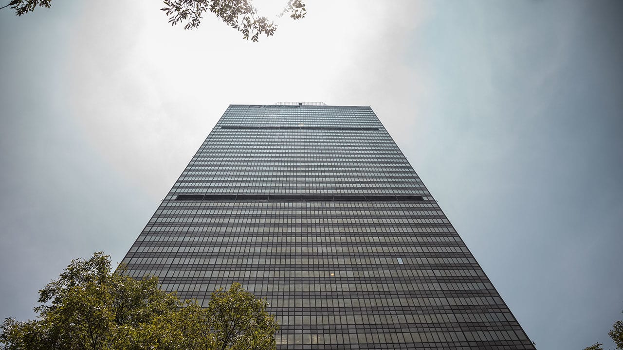 [Aclaración] Fracaso constante de Pemex en cumplir sus metas de producción es un riesgo relevante: Barclays