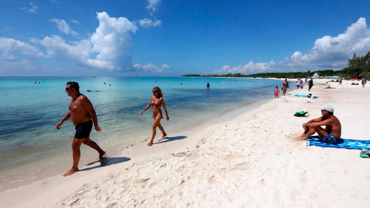 Senado aprueba multas de hasta un millón de pesos a quien quiera privatizar playas