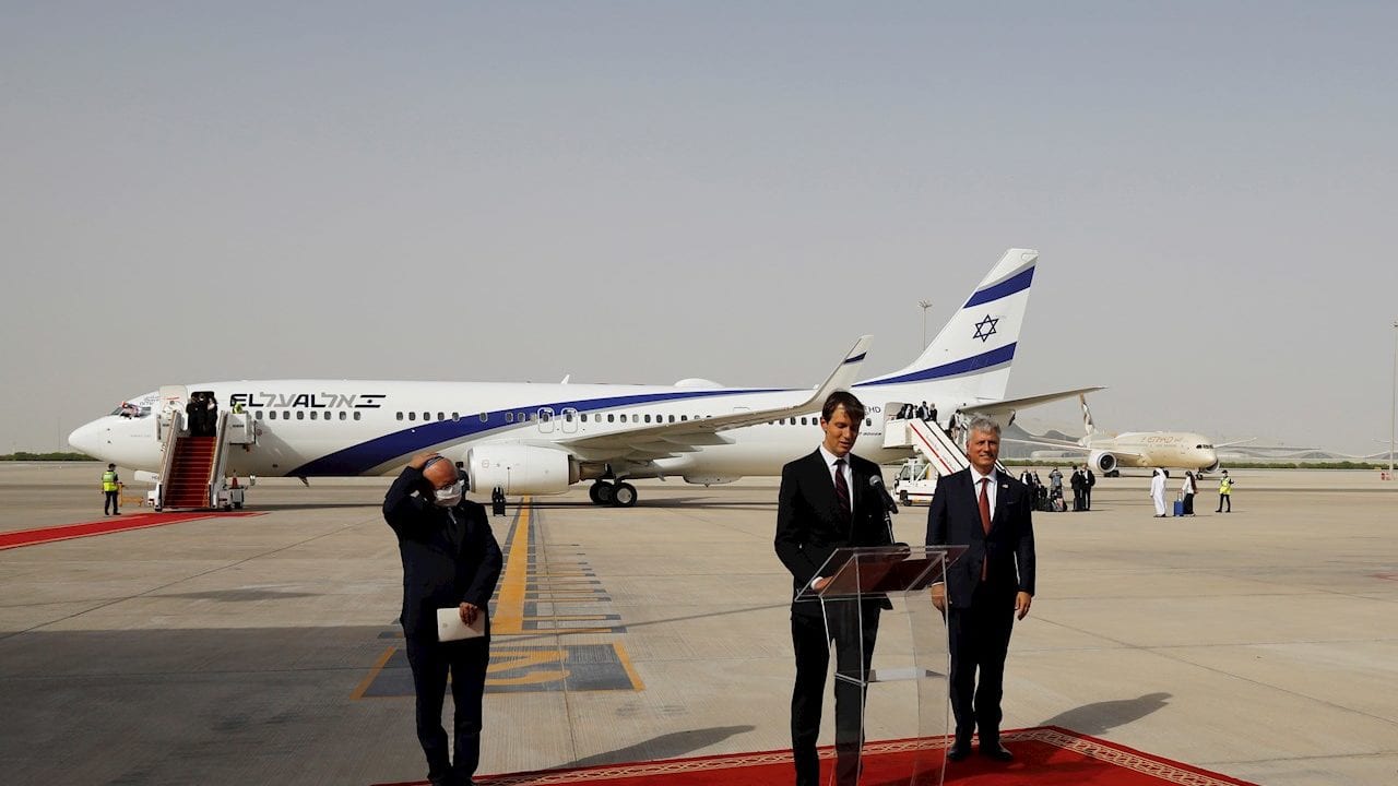 Histórico: llega a Abu Dabi el primer vuelo comercial entre Israel y Emiratos Árabes