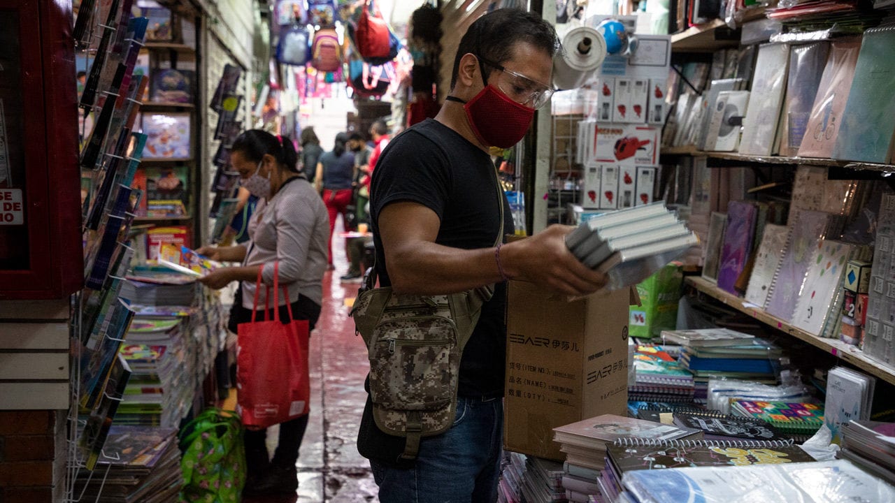 La crisis del papel y la pandemia de Covid-19 golpean a la industria editorial