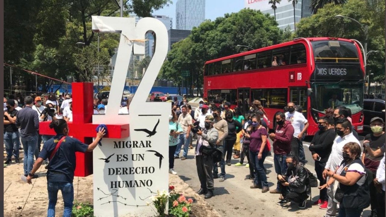 Instalan ‘antimonumento’ en Reforma por la masacre de San Fernando
