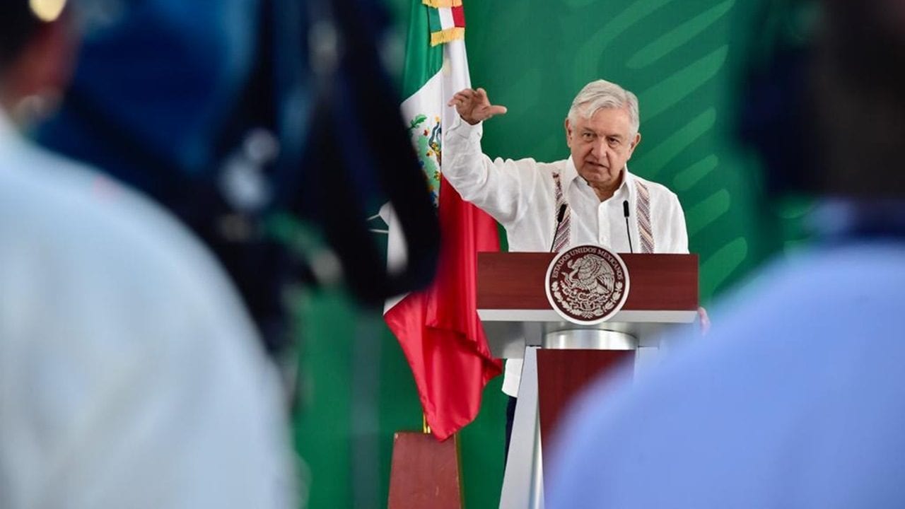 AMLO descarta cambiar estrategia contra Covid-19: ‘se aplanó la curva’, insiste