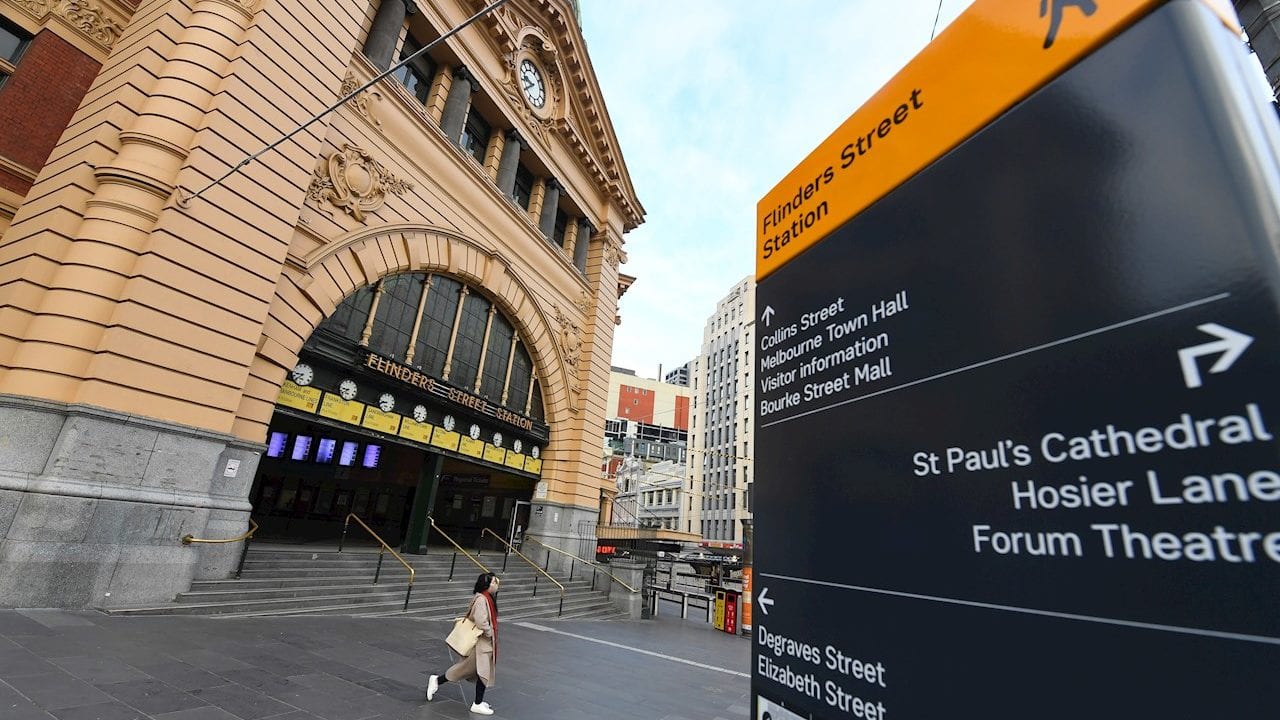 Australia impone toque de queda en Melbourne para evitar propagación de Covid-19