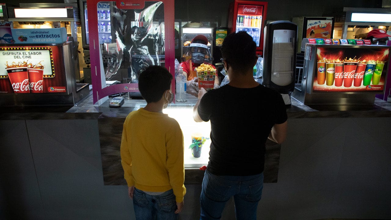Cerrar cines por coronavirus pone en riesgo 50,000 empleos: Canacine