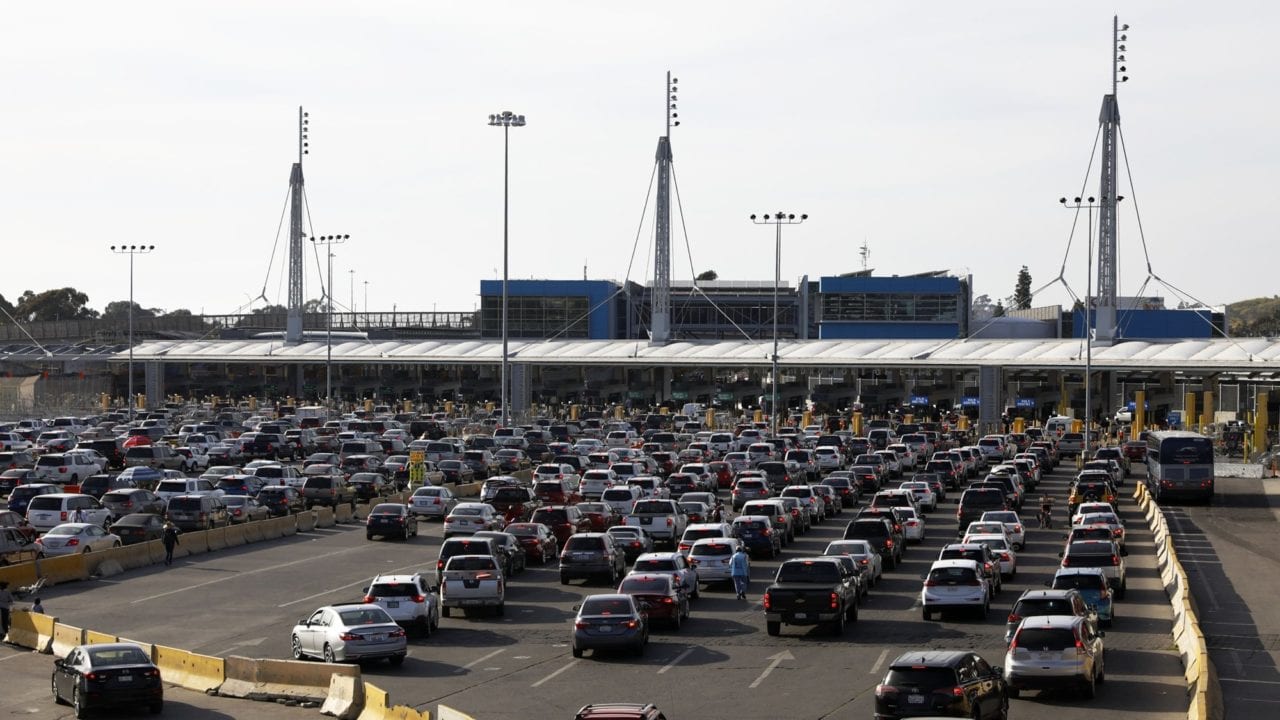 México celebra que se reanuden operaciones en 4 cruces fronterizos con EU