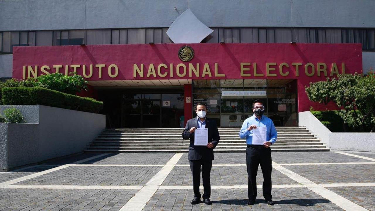 PAN denuncia a Morena, David León y Pío López Obrador por entrega de dinero en video