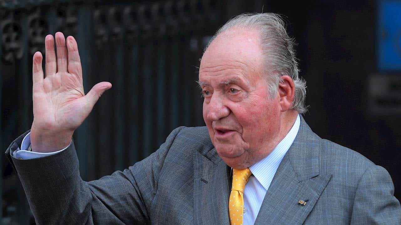 Rey emérito Juan Carlos I deja España tras acusaciones de corrupción