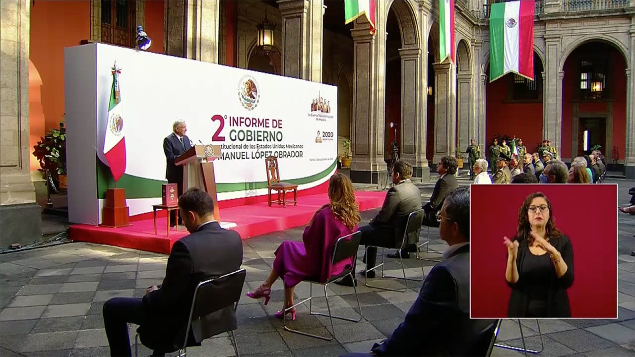 AMLO agradece a empresarios incremento a salario mínimo y no despedir a trabajadores