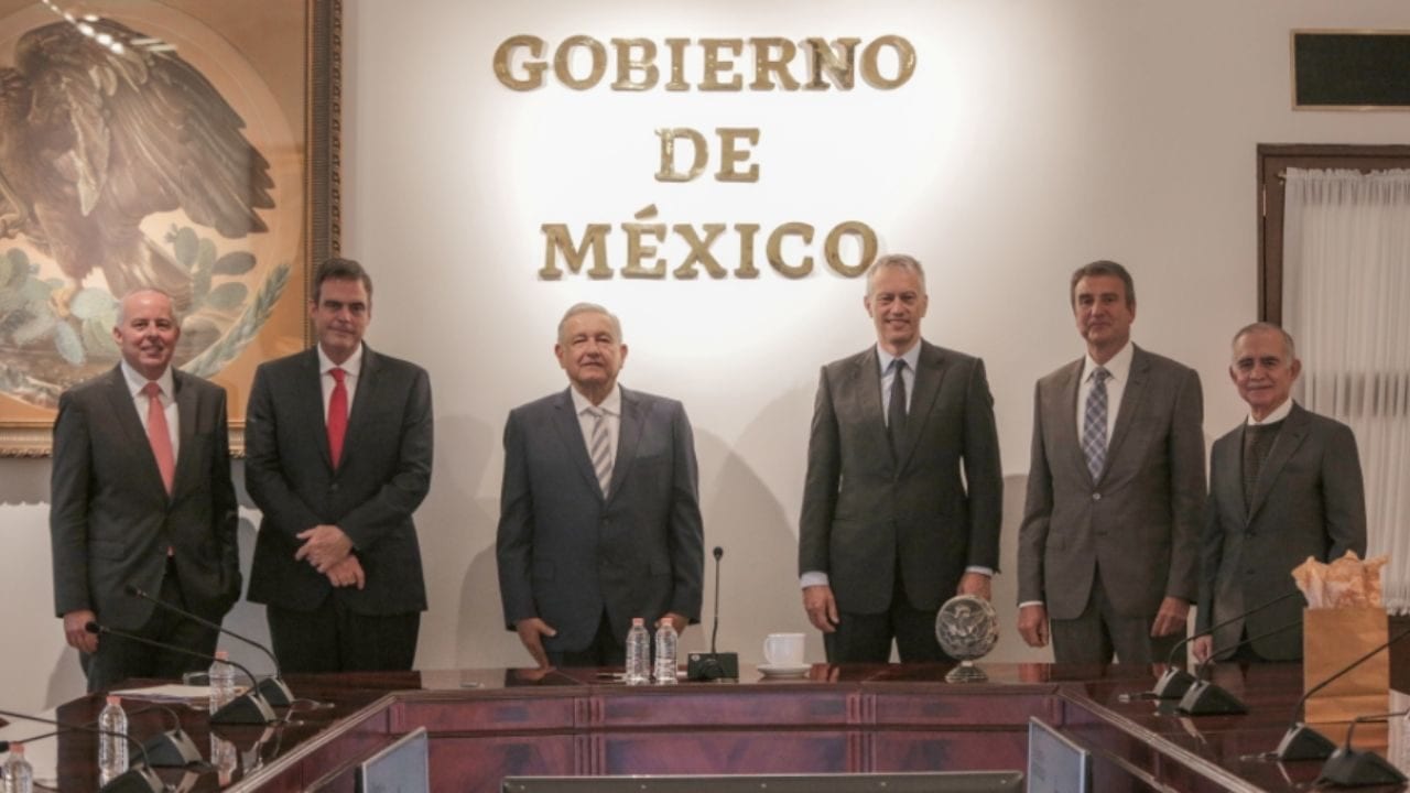 AMLO se reúne con director de Coca-Cola mundial para hablar de impuestos y etiquetado