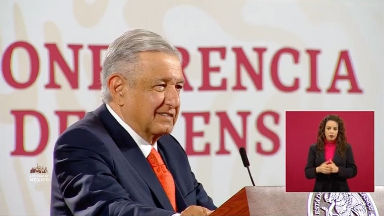 López Obrador envió iniciativa de ley para reducir comisión de las Afores