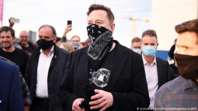 Impostores de Elon Musk estafan millones de dólares usando criptomonedas