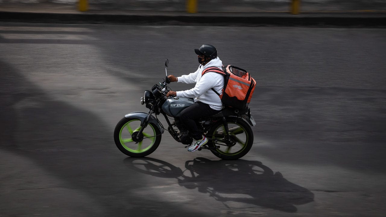 Más de 500 mil socios de Uber, Didi, Beat y Rappi trabajan sin seguridad social: STPS