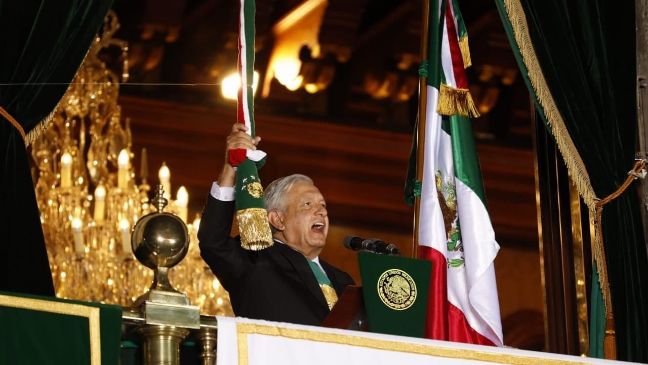 El histórico y solitario Grito de Independencia de AMLO