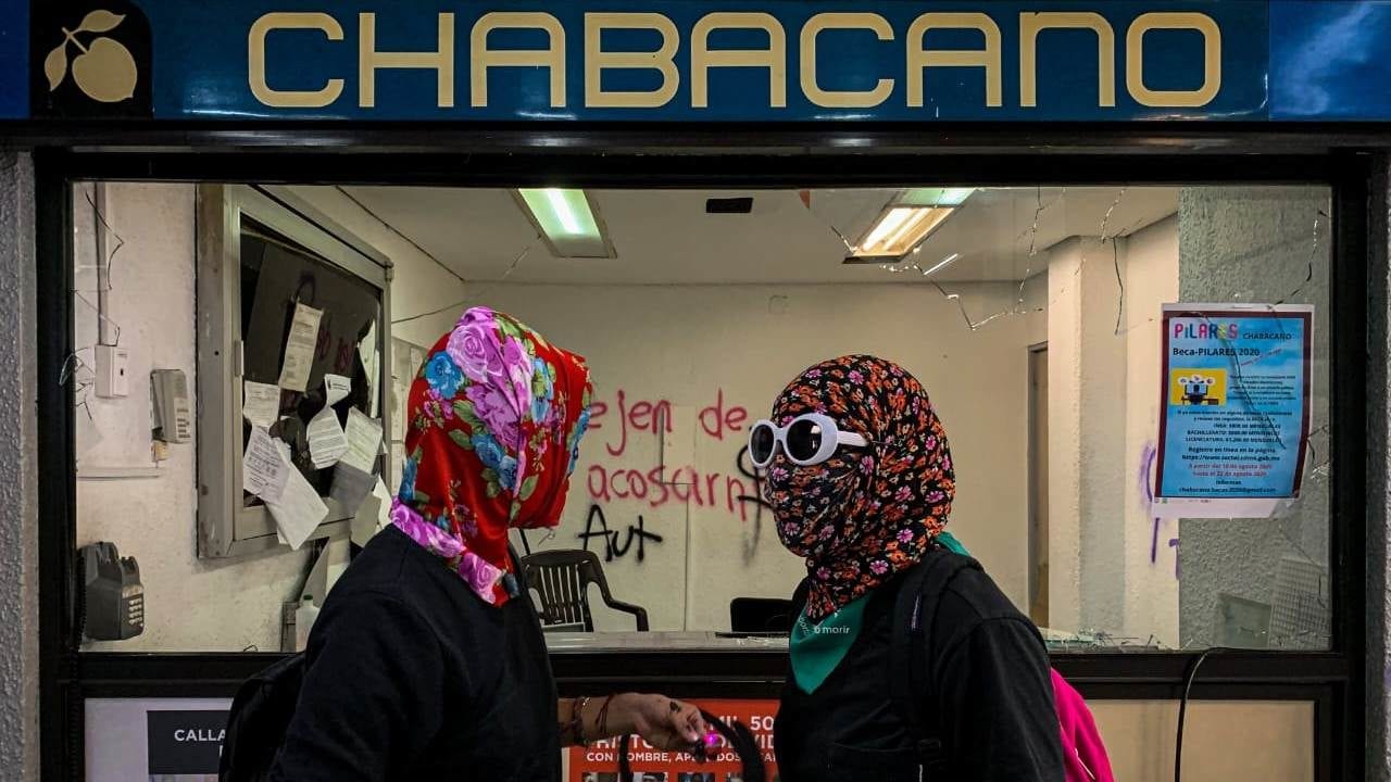 Fotogalería: La protesta feminista en el metro Chabacano