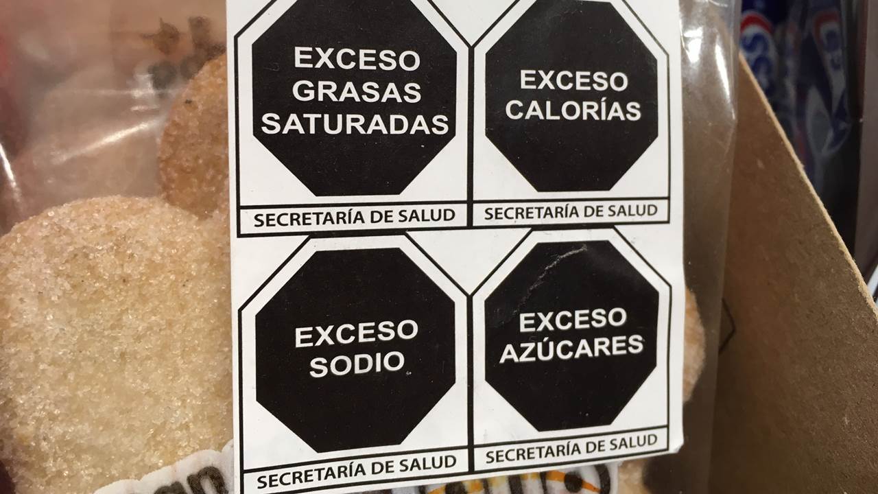 OMS premia Secretaría de Salud por nuevo etiquetado con sellos para alimentos