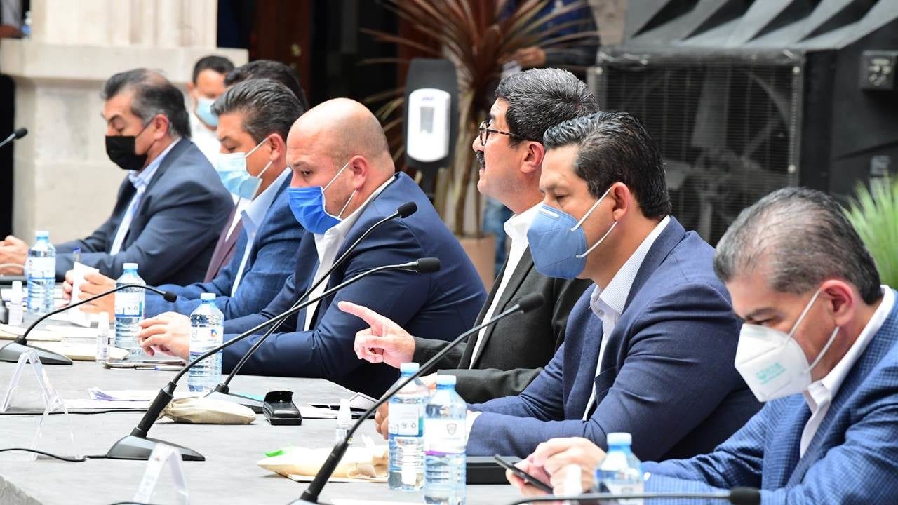 10 gobernadores de oposición dejan la Conago