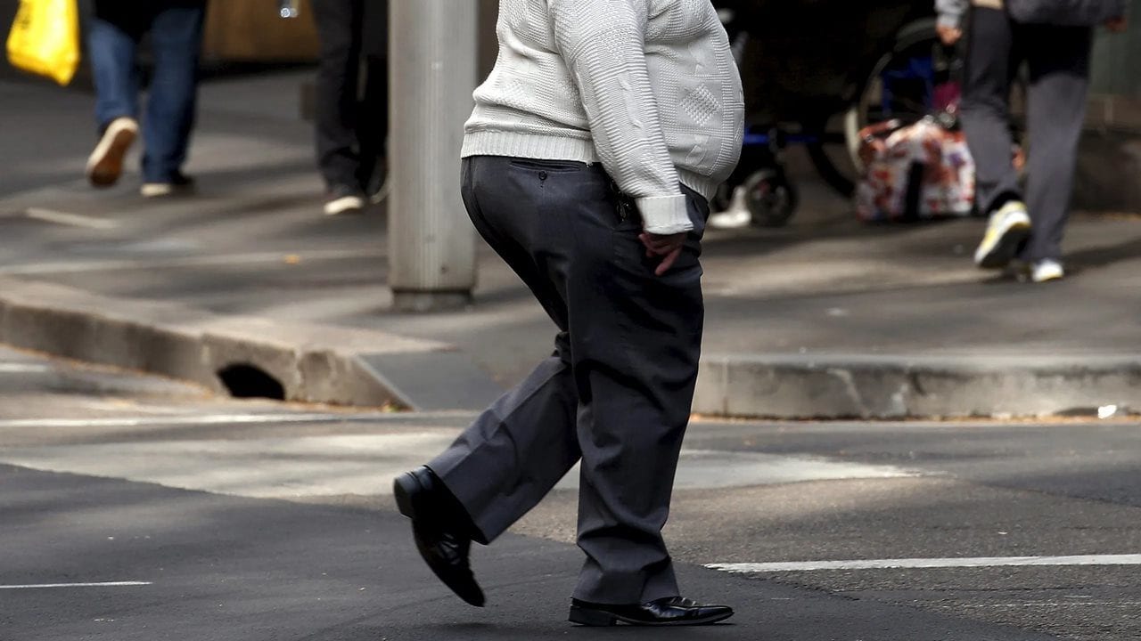 Obesidad y alcohol impulsan el aumento de casos de cáncer de intestino en adultos: estudio